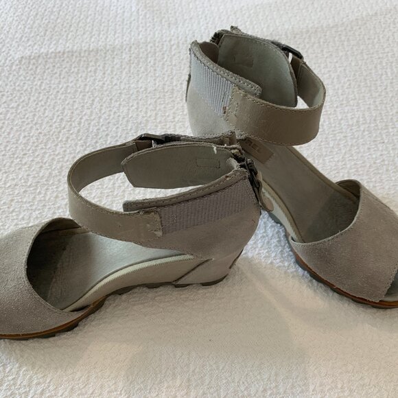 Sorel Gray Wedge Sandals with Ankle Strap - Picture 1 of 5